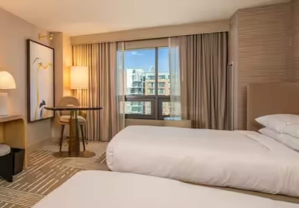 hilton san diego gaslamp quarter