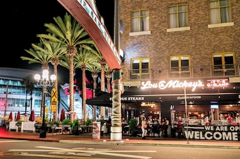 hilton san diego gaslamp quarter