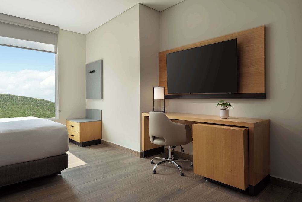 hyatt place monterrey valle