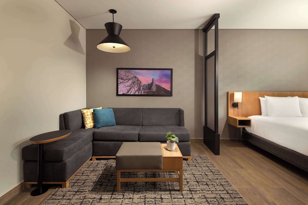 hyatt place monterrey valle