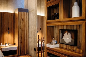 flavia luxury hotel