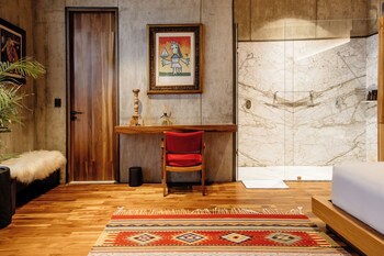 flavia luxury hotel