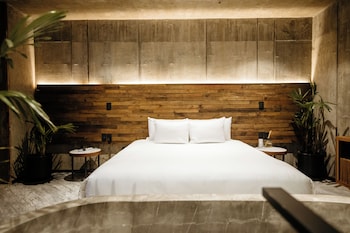 flavia luxury hotel