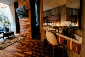 flavia luxury hotel