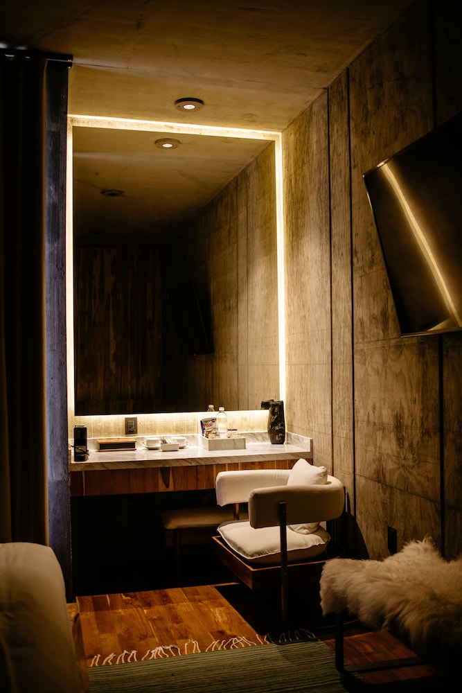 flavia luxury hotel