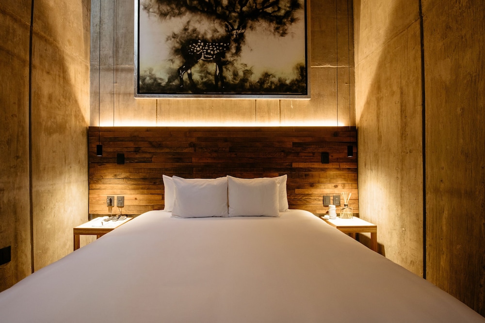 flavia luxury hotel