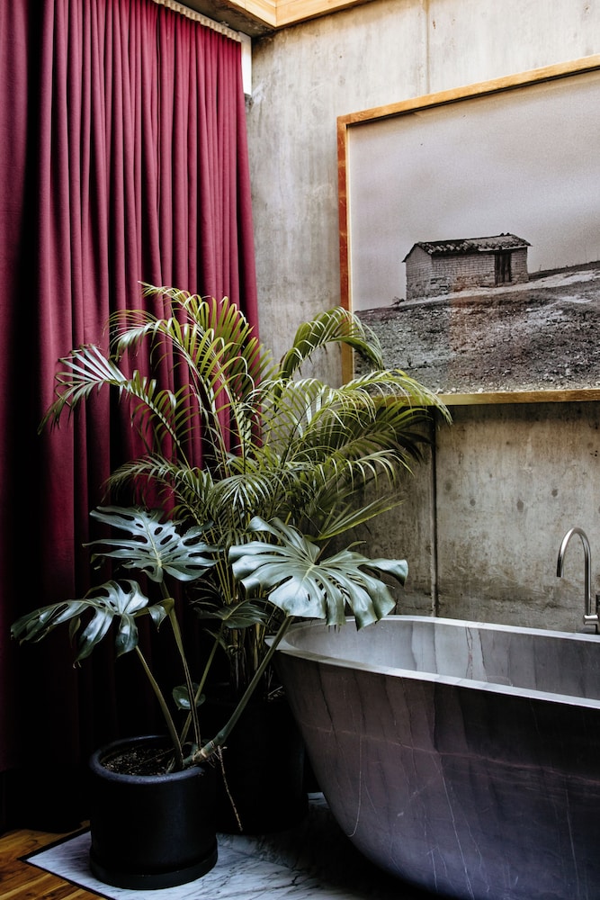 flavia luxury hotel