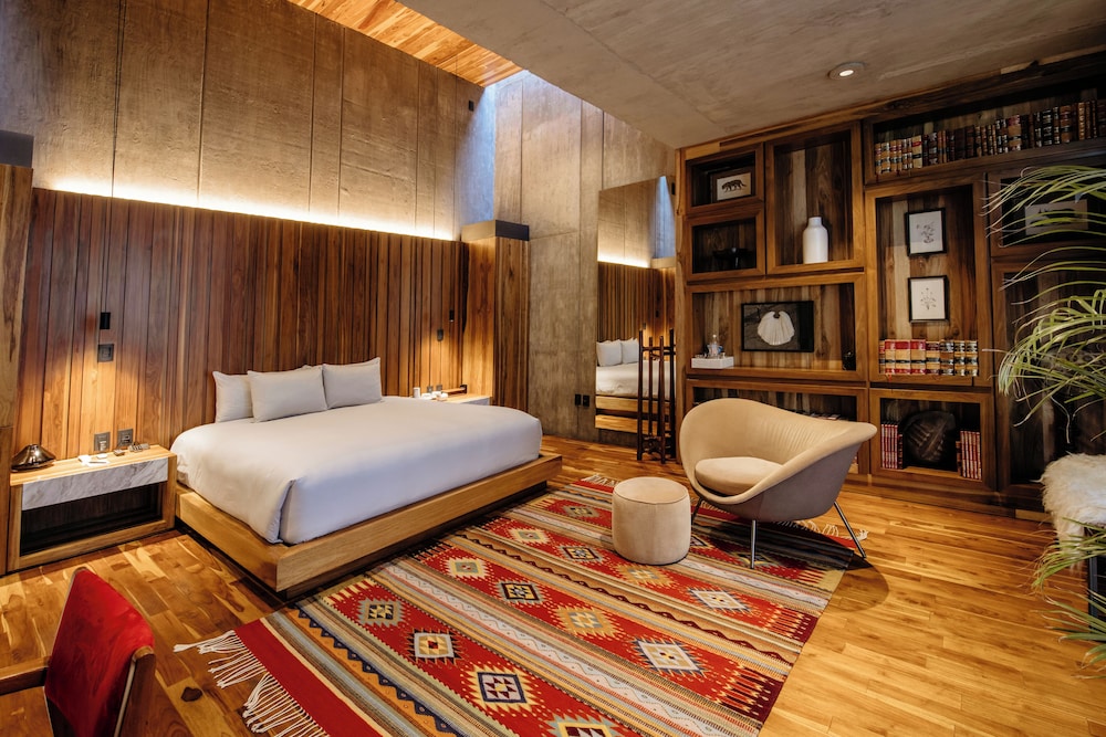 flavia luxury hotel