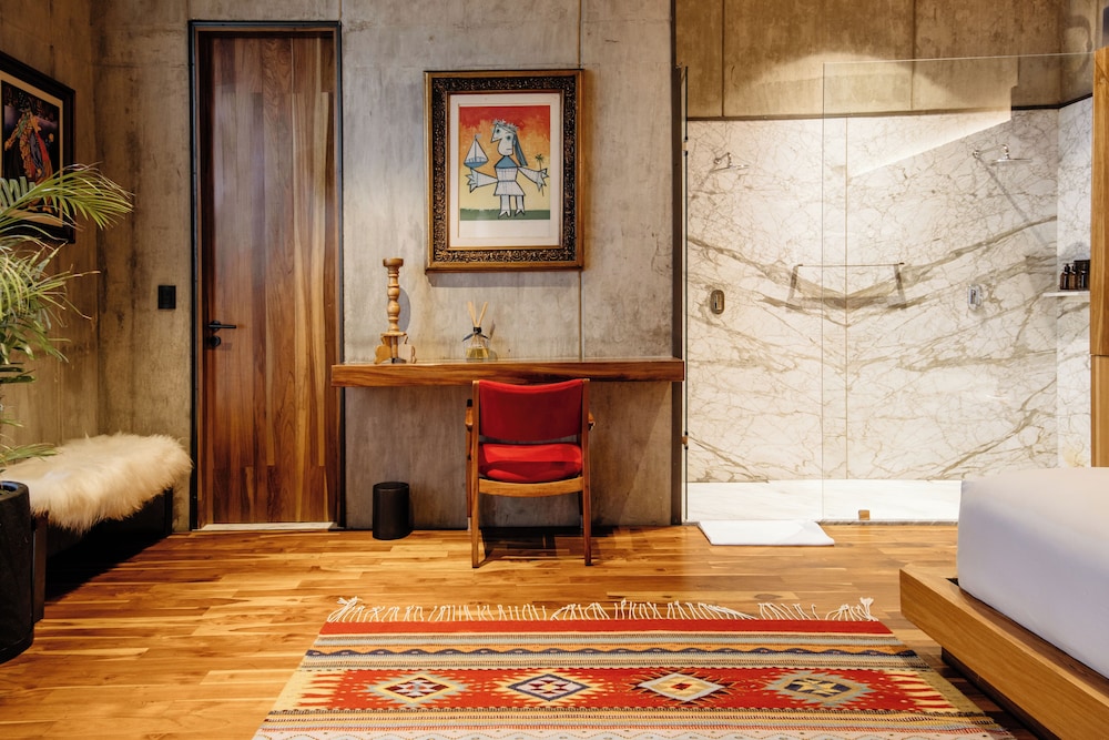flavia luxury hotel