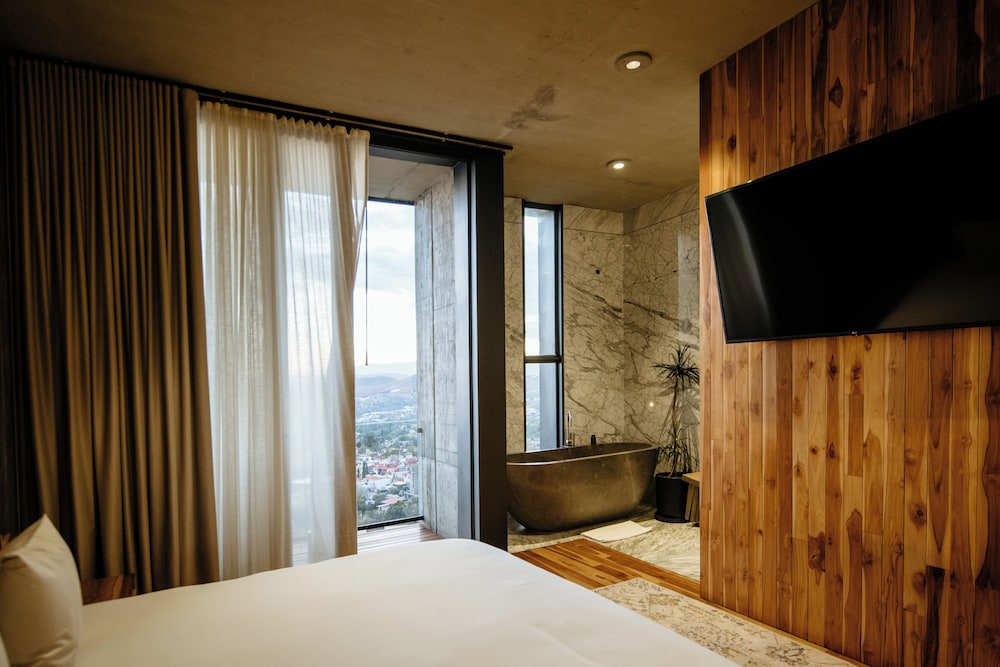 flavia luxury hotel