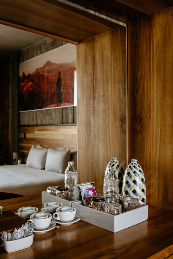 flavia luxury hotel