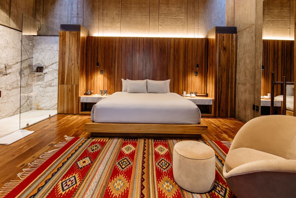 flavia luxury hotel