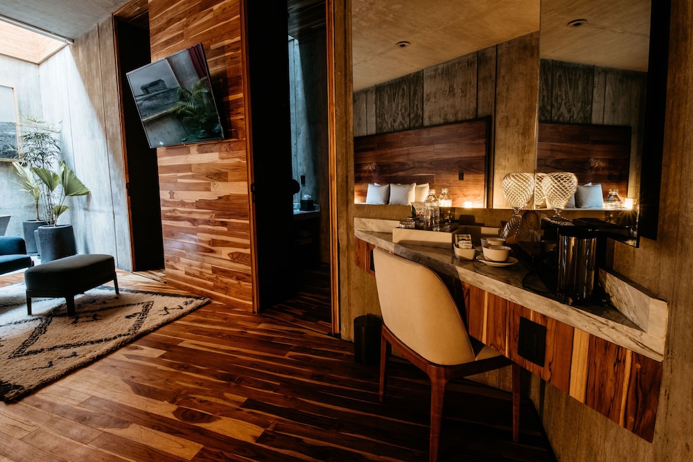 flavia luxury hotel