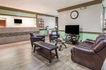 Days Hotel & Conference Center By Wyndham Danville,Vermilion>>Danville,2 star
