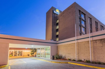 Days Hotel & Conference Center By Wyndham Danville,Vermilion>>Danville,2 star