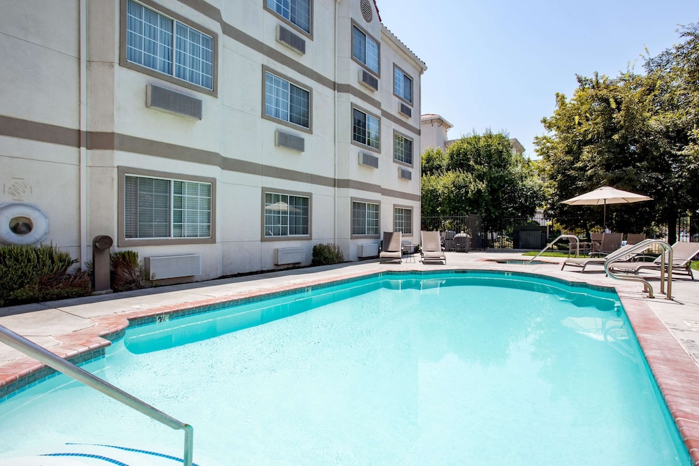 la quinta inn and suites by wyndham davis