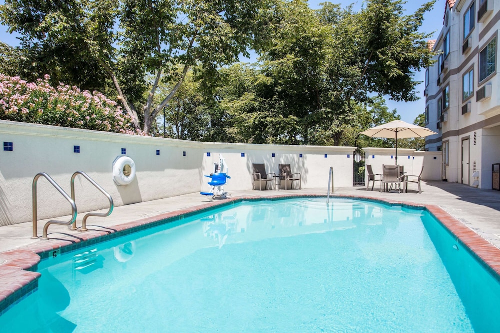 la quinta inn and suites by wyndham davis