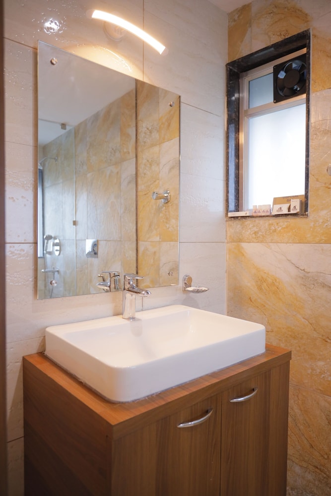 the avenue hotel ballygunge