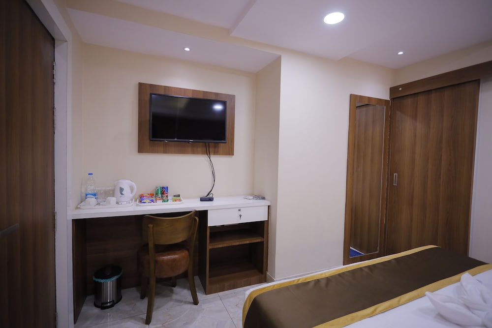 the avenue hotel ballygunge