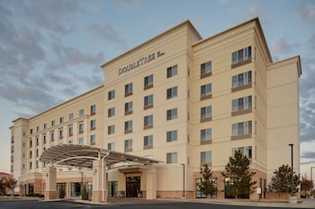 Doubletree By Hilton Denver International Airport,Near The Airport,4 star
