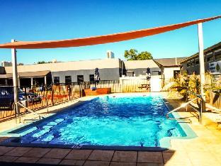 spinifex hotel