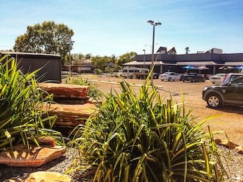 spinifex hotel