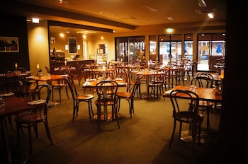 spinifex hotel