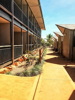 spinifex hotel