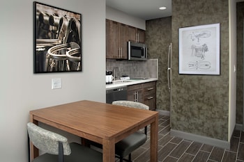 homewood suites by hilton louisville airport