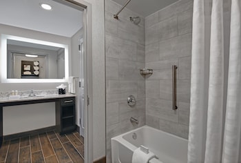 homewood suites by hilton louisville airport