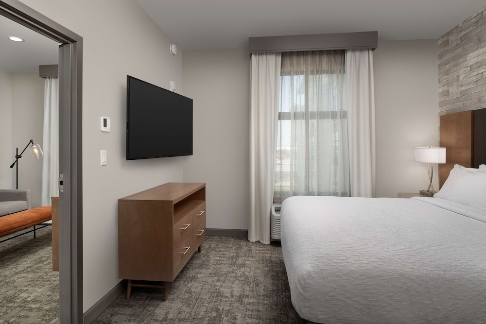homewood suites by hilton louisville airport