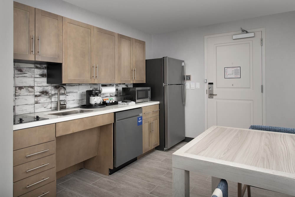 homewood suites by hilton louisville airport