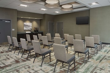 homewood suites by hilton louisville airport