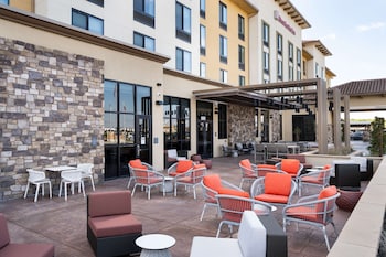hilton garden inn visalia
