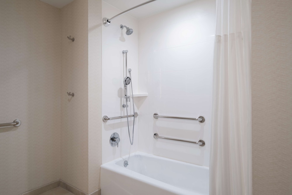 hilton garden inn visalia