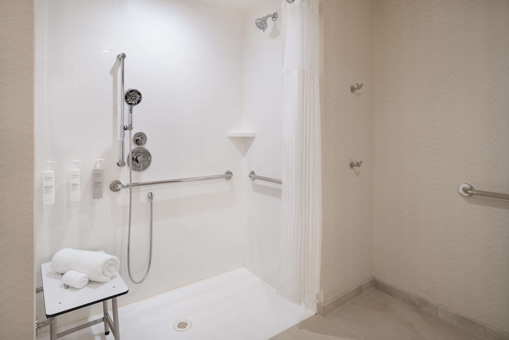 hilton garden inn visalia