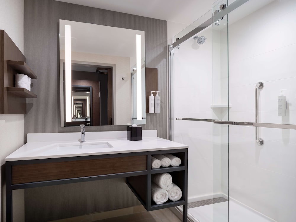 hilton garden inn visalia