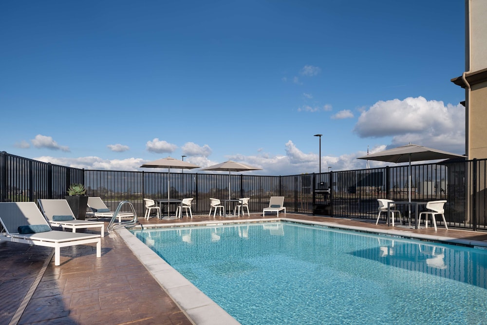 hilton garden inn visalia