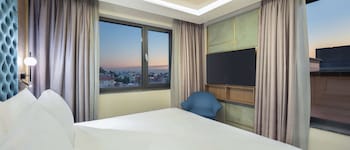 doubletree by hilton plovdiv center