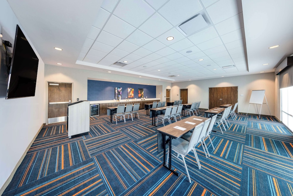 hampton inn kansas city southeast