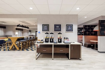 hampton inn kansas city southeast