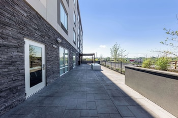 hampton inn kansas city southeast