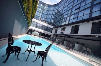 holiday inn dijon by ihg