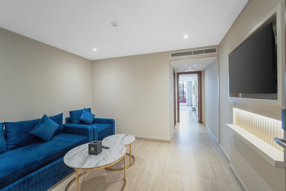 grand ambassador hotel