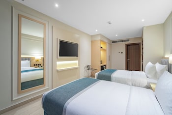 grand ambassador hotel