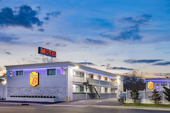 super 8 by wyndham lindenhurst