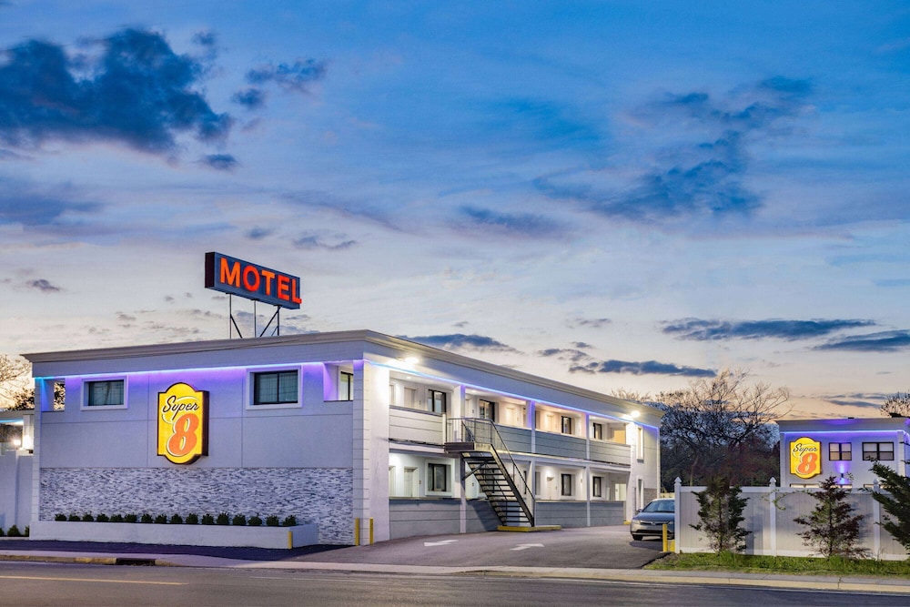 super 8 by wyndham lindenhurst