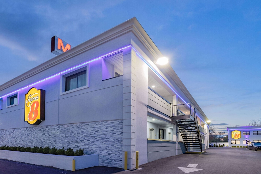 super 8 by wyndham lindenhurst