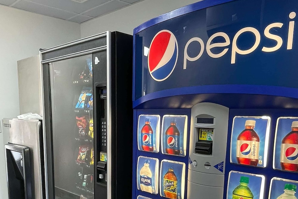 super 8 by wyndham lindenhurst