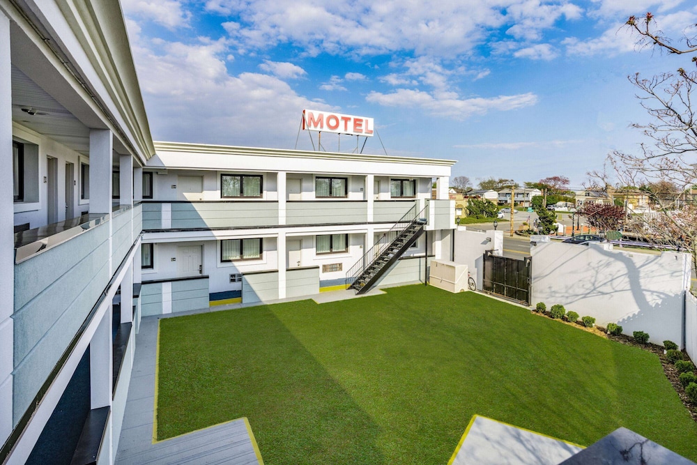 super 8 by wyndham lindenhurst